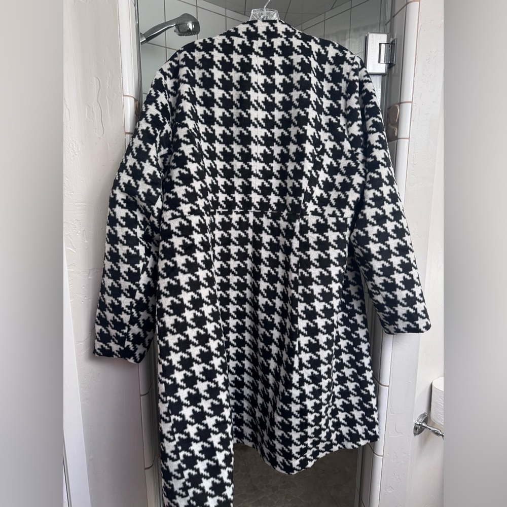 Torrid Women's Black and White Houndstooth Wool Coat size 1 plus - Picture 9 of 10